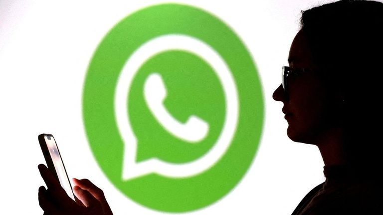 Bruselas amenaza a Meta con medidas si impide la competencia en la IA de WhatsApp