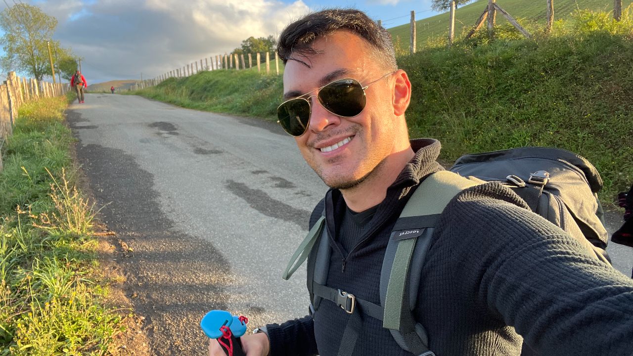 Abre un tramo de la autova Nadela-Sarria.Leo Nissola, en el Camino de Santiago