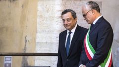Mario Draghi, junto al alcalde Roma, Roberto Gualtieri