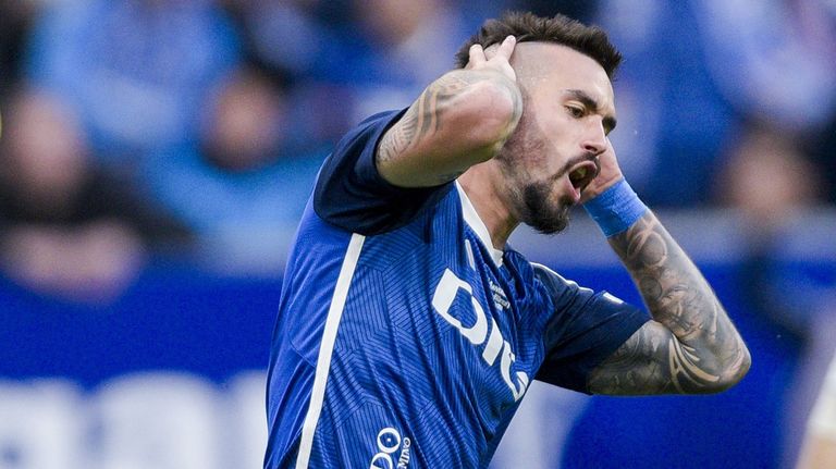 Álex Millán se lamenta durante el partido ante el Villarreal B