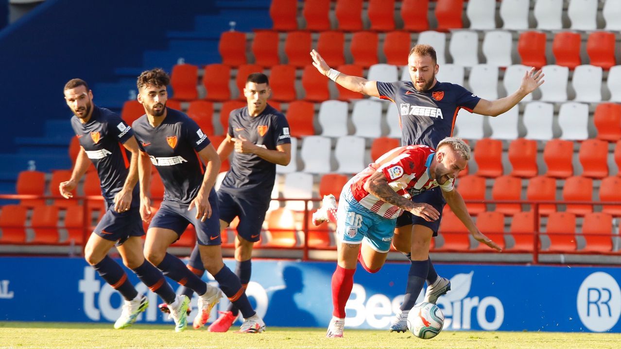 As&iacute; fue el baile de Maradona.Partido entre el Lugo y el M&aacute;laga en el &Aacute;ngel Carro