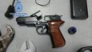 Pistola simulada que les fue intervenida a los detenidos 