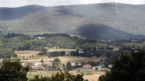 Viviendas y fincas rurales en la localidad de Esmoriz, en el municipio de Chantada