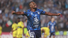 Salom�n Rond�n celebra un gol con Pachuca