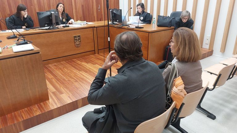 Una empresaria afronta 2 años y medio de cárcel por la caída de un obrero que quedó lisiado en Baiona: «No es justo, estábamos en pandemia, había confusión»