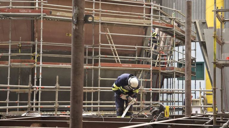 La factura de la luz de la industria electrointensiva en España es casi 3 veces más cara que en Francia