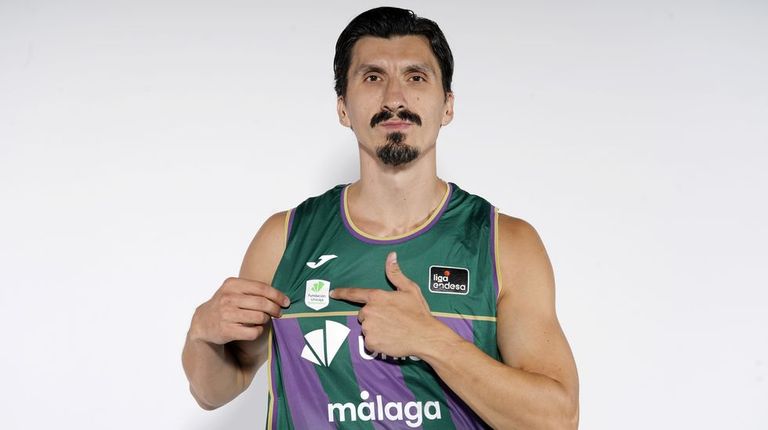 Nihad Dedovic, jugador del Unicaja: «Se ha perdido el disfrutar del baloncesto por la cantidad de partidos que hay»