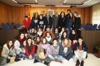 Los alumnos, en la recepci�n en el Concello