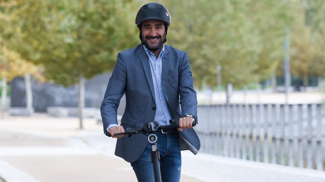 Juanma Castaño: «Enseñar el móvil con la foto de Helena Condis fue un descuido, no una estrategia» Juanma Castaño: «Enseñar el móvil con la foto de Helena Condis fue un descuido, no una estrategia»