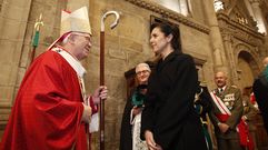 Pilar Rojo y el arzobispo de Santiago