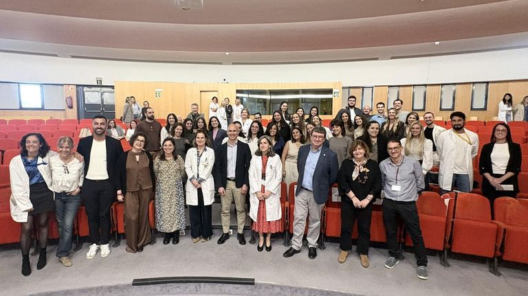 El área sanitaria de Pontevedra despide en Montecelo a 56 residentes que acaban su formación