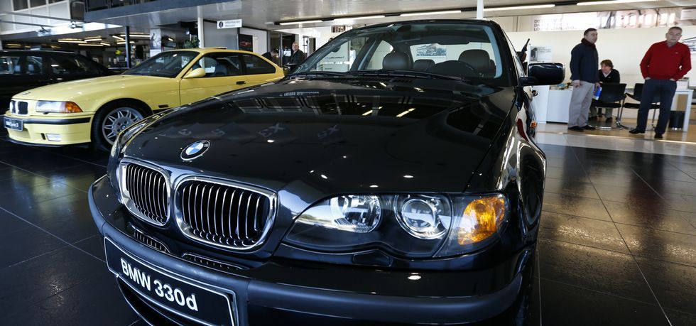 En el concesionario Lugauto se expusieron llamativos modelos de la marca de autom�viles BMW. 