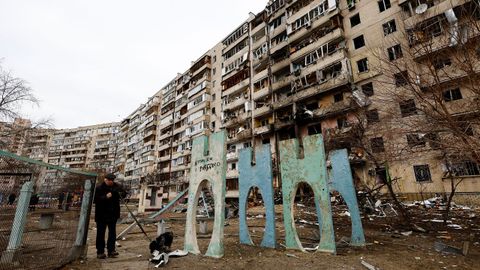 Daños en edificios residenciales en Kiev