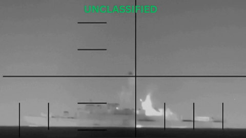 Un submarino de EE.UU. hunde con un torpedo un buque de guerra iran�