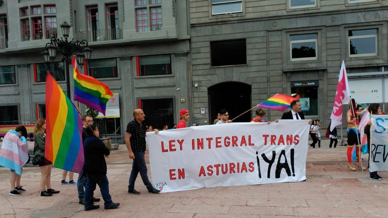Manifestación por el orgullo LGTBI en Oviedo