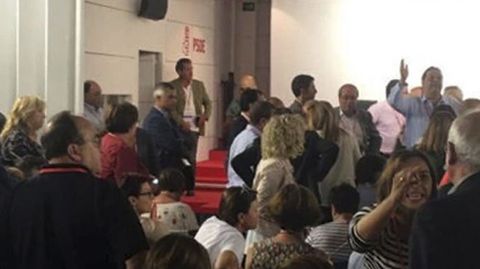 Jaleo en el Comit Federal del PSOE tras el intento frustrado de votacin