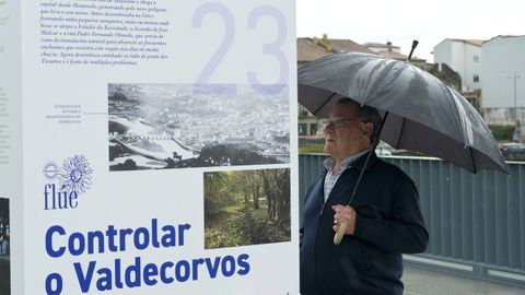 La exposicin sobre la estrategia Pontevedra Fle, que se puede ver en el puente de O Burgo, incluye el plan para Valdecorvos