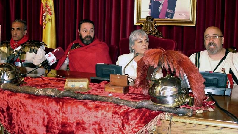 Los bomberos de Nanutecnia se concentraron delante del parque comarcal de Sarria