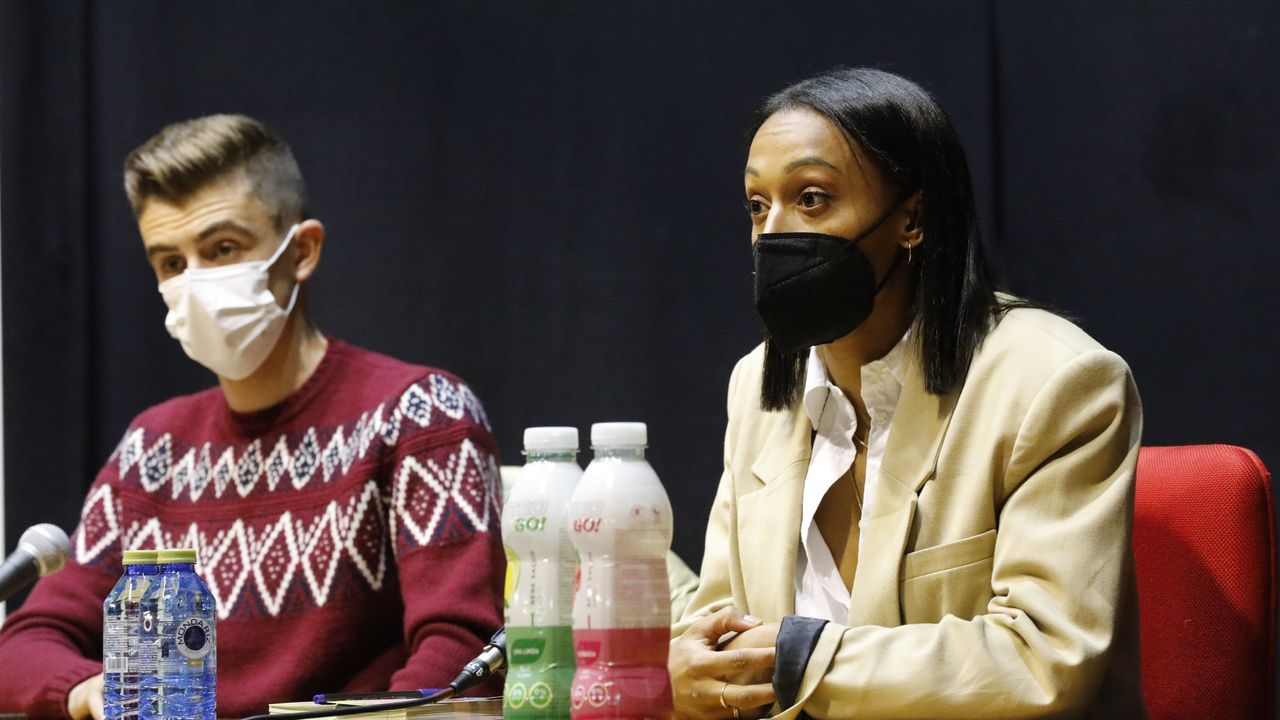 Pescados y mariscos para�Nochebuena.Soli�o, a la derecha, en una imagen del 2017