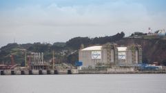 Planta de gas asturiana de El Musel, que forma parte de la operación cerrada este año por Enagás y Reganosa