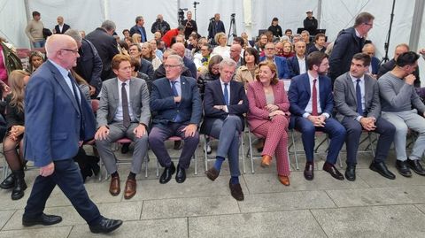 Alcaldes y empresarios de Valdeorras acudieron a la inauguración del polo de emprendemento, un acto presidido por Alfonso Rueda.