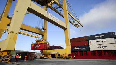 En el Puerto Exterior ferrolano opera una terminal de contenedores