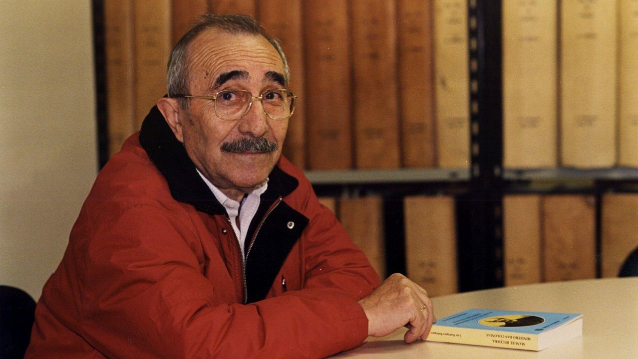 El periodista Luis Rodrguez en la sede de La Voz en Lugo en 1998