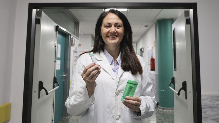 Ana Álvarez, médica de digestivo: «Cuando el cáncer colorrectal da síntomas ya es en un estadio más tardío que en el cribado»