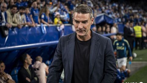 Luis Carri�n, antes del Oviedo-Espayol