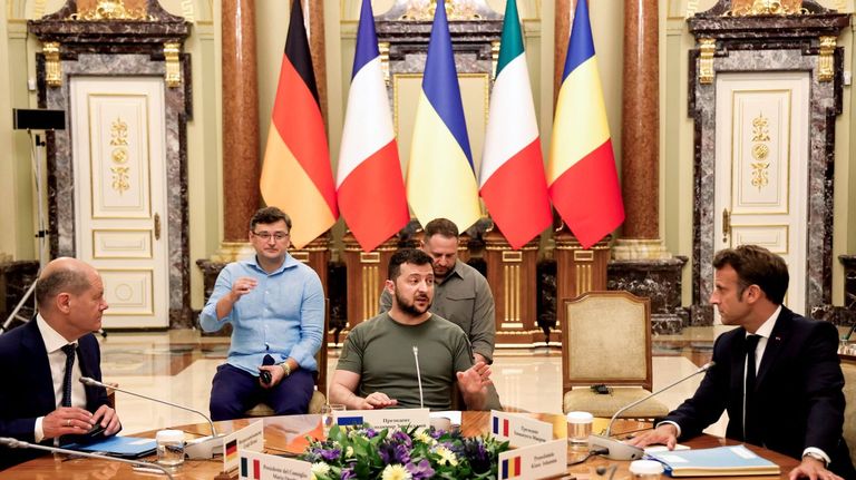El Chepas vs Zelensky. Almodovar vs Hollywood