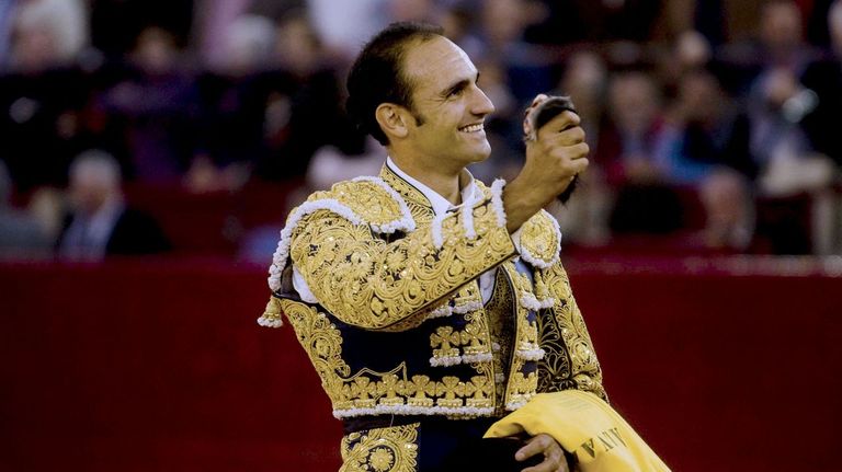 El torero Alberto Álvarez, en estado grave en la UCI tras sufrir un accidente en su finca