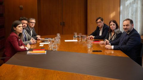 Equipos negocidaores de ERC y el PSOE, reunidos en Barcelona el 10 de diciembre