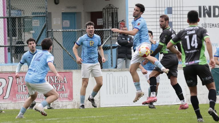 El Viveiro iguala ante el Somozas a domicilio y da otro paso hacia la permanencia