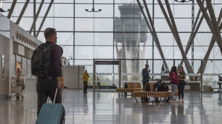 Un turoperador anuncia un acuerdo con una compañía para volar desde Santiago a ocho destinos