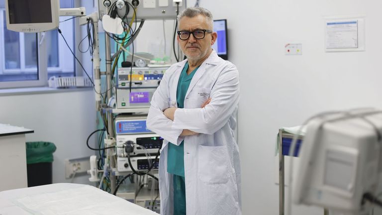 Abel González, hepatólogo: «Si el diagnóstico de hepatitis C es tardío, el daño en el hígado puede persistir»