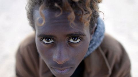 Un inmigrante, en un centro de detencin administrado por el gobierno del Ministerio del Interior de Libia