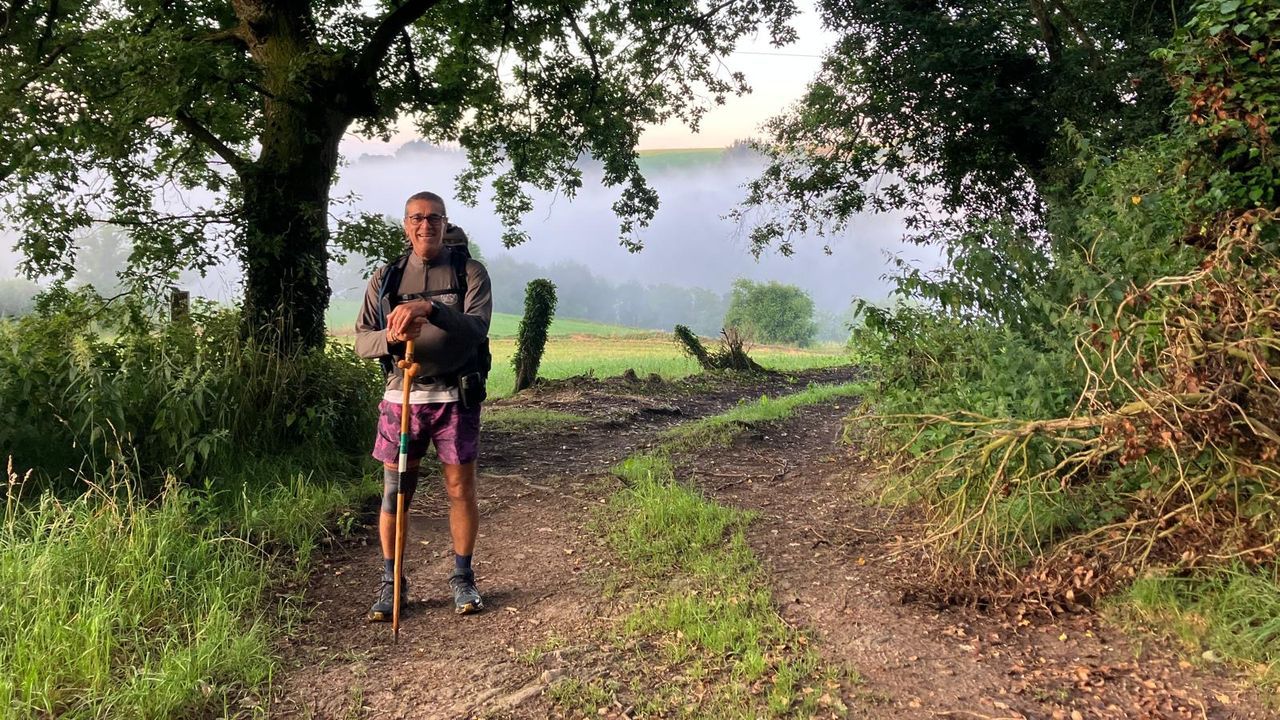 Carlos Marcos durante una etapa del camino