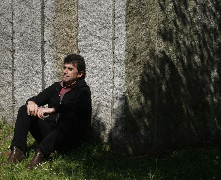 Luís Rei nunha pausa na que non soa ese teléfono polo que chegan mil felicitacións.