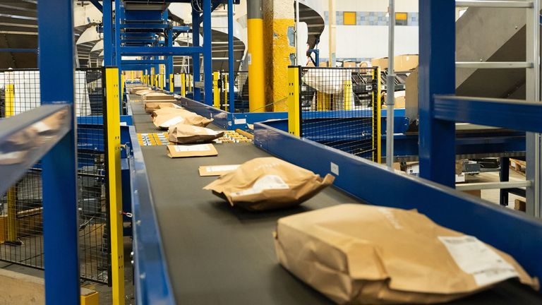 Proceso logístico de InPost, solución tecnológica para entregas de comercio electrónico que está presenteen toda Europa