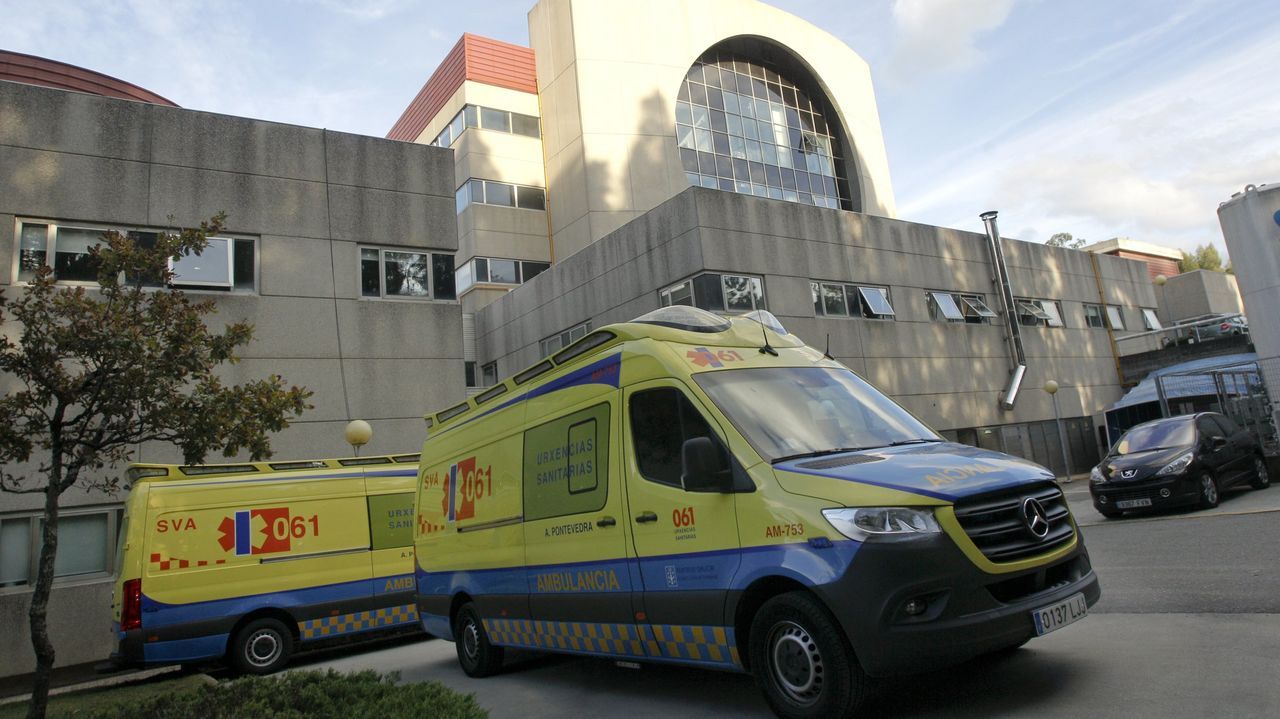 Trasladan al hospital a un hombre que cayó de un árbol en Cornazo