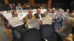 Vecinos contrarios a la modificacin del Peprica, en el pleno de este lunes en Pontevedra