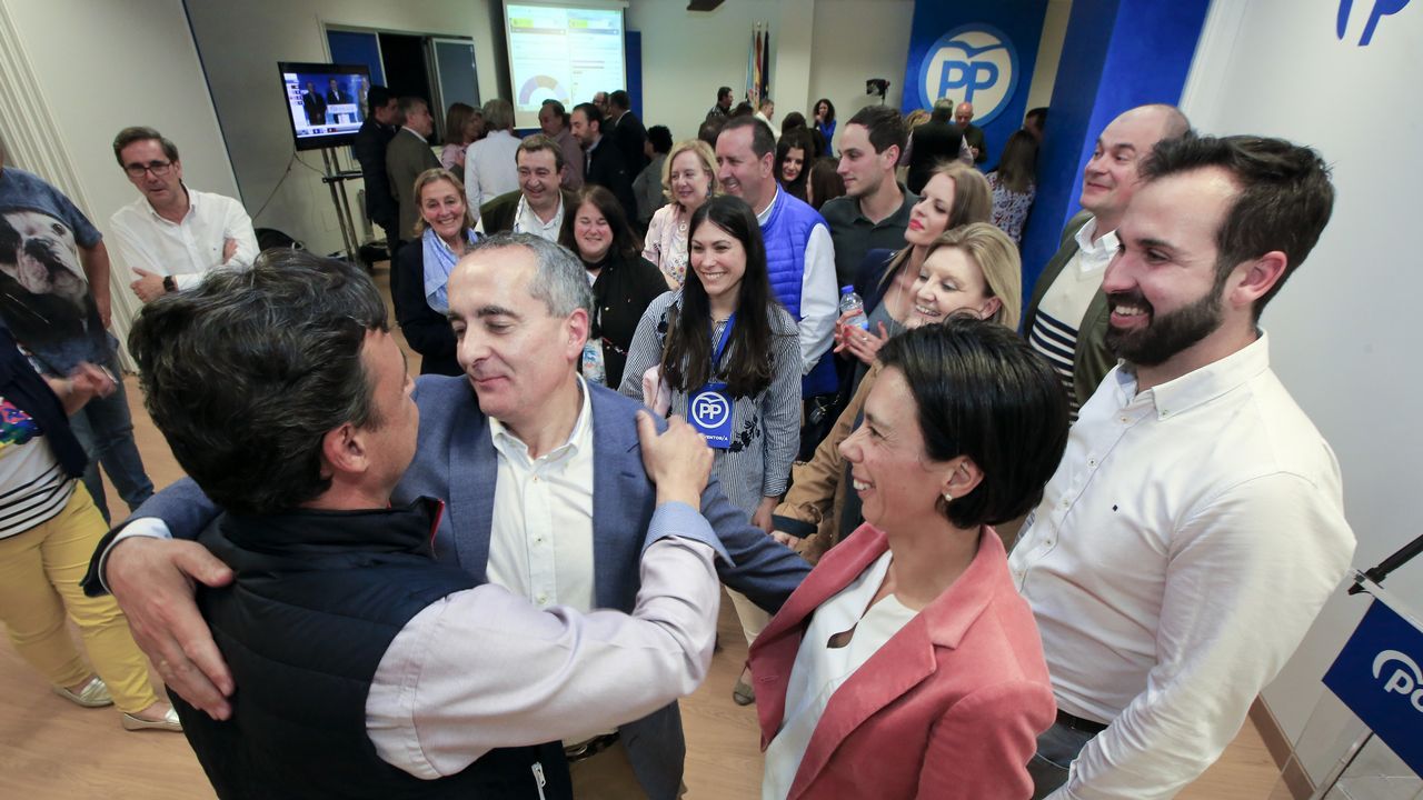 Los funcionarios de la provincia celebran su fiesta.Lola Herrera protagoniza �Cinco horas con Mario�