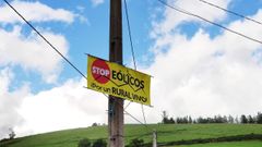 Una de las pancartas de protesta colocadas en la comarca Oscos-Eo 