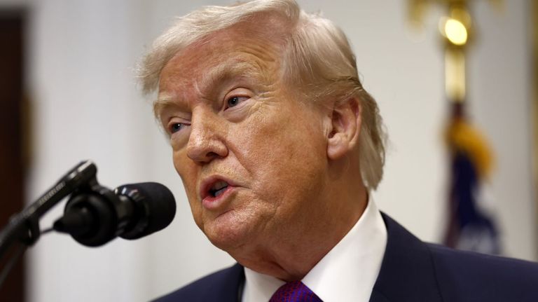 A favor del carbón «limpio y hermoso» y contra las renovables: todas las medidas de Trump para frenar los esfuerzos contra el cambio climático