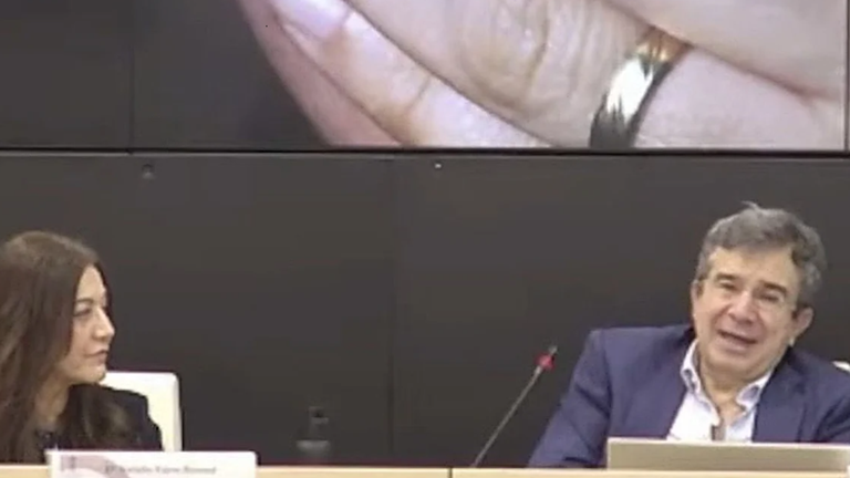 El Gobierno pide expedientar al juez del caso del exDAO por sus comentarios machistas en una conferencia