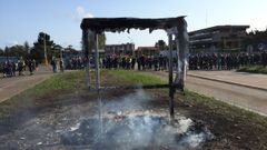 Protestas de los trabajadores de Alcoa San Cibrao delante de la fbrica