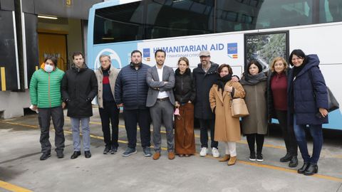 Miembros de la organización con los alcaldes de San Xoán y Trives, y con el director técnico del Seminario Menor; las tres entidades que recibirán a los refugiados