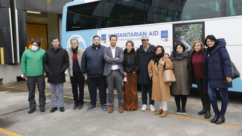 Miembros de la organizacin con los alcaldes de San Xon y Trives, y con el director tcnico del Seminario Menor; las tres entidades que recibirn a los refugiados