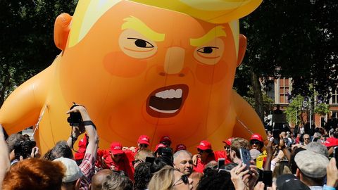 Globo gigante con la figura de Donald Trump, botado durante la visita del presidente a Londres