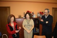 La docente, junto a las autoridades municipales